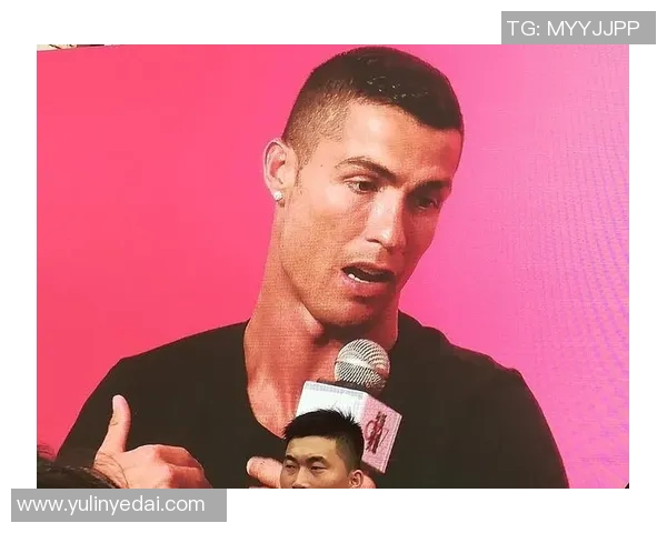 个性发型与足球明星的完美结合展现独特魅力与风格的精彩瞬间
